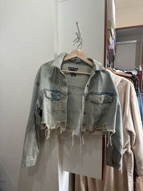 Trio New York Distressed Light Wash Denim Crop Jacket